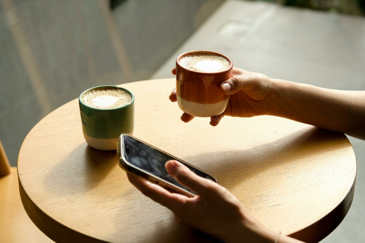 Is It Compatible to Combine Caffeine & Psilocybin? The Role of Caffeine in Psychedelic Experiences